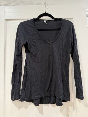 Splendid Black Long-Sleeve V-Neck Women's Top Size M